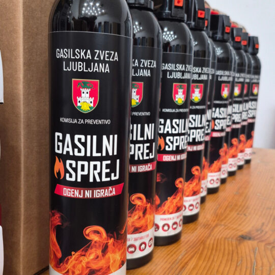 https://www.gzl.si/wp-content/uploads/2026/04/Nov-Promocijski-material-Gasilnik-Ogenj-ni-igraca-540x540.jpg